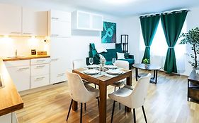 City Apartment Top Location, Quiet And Cozy Ideal To Relax Or Work